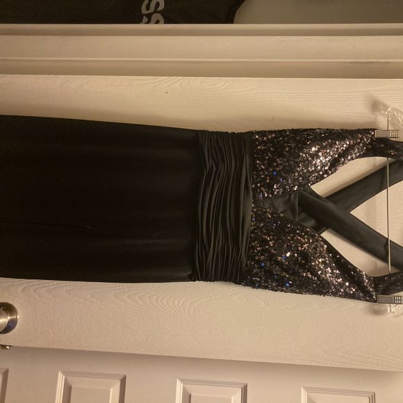 Black Lowcut Evening Gown - Picture 3 of 3